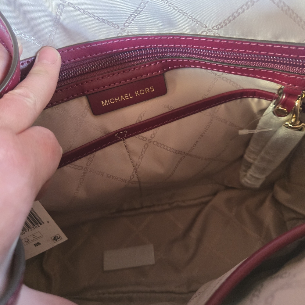 Michael Kors Jet Set Item EW TZ Tote Signature DK Berry NWT - Picture 8 of 11